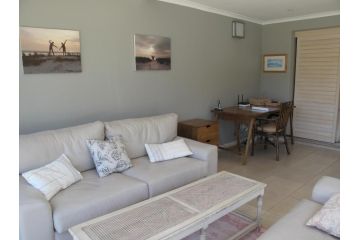 Stunning Cape Peninsula Holiday Villa with Pool Villa, Noordhoek - 3