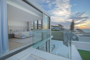 Stunning Ocean & Mountain Views Villa, Cape Town - 2