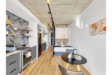 Stunning Studio Apartment with Rooftop Pool! Apartment, Cape Town - 4