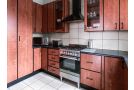 Stylish Apartment in heart of Rosebank Apartment, Johannesburg - thumb 6
