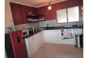 Stylish Apartment on Florida Road Apartment, Durban - 1