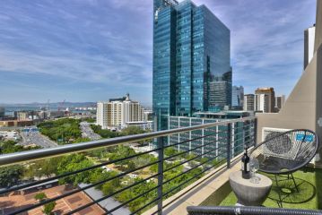 Stylish Apartment With Atlantic Ocean Views! Apartment, Cape Town - 1