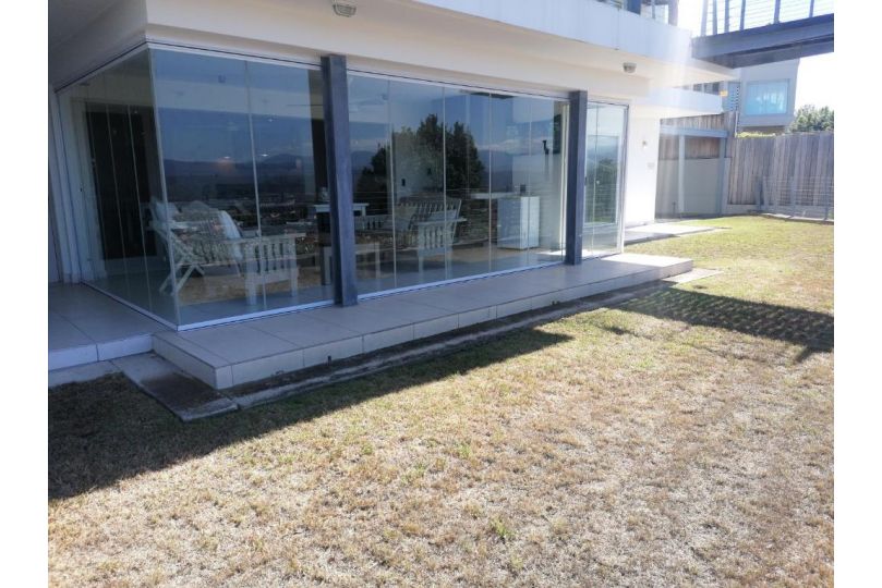Stylish holiday home with amazing sea views Guest house, Plettenberg Bay - imaginea 18