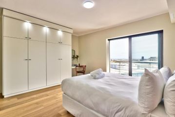 Stylish, Modern Apartment With Breathtaking Views. Apartment, Cape Town - 3