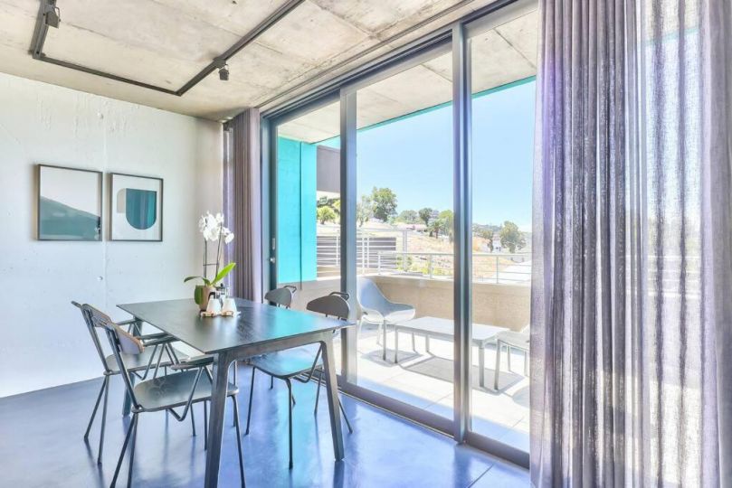 Stylish, modern, couples retreat Pool, fast wifi Apartment, Cape Town - imaginea 5