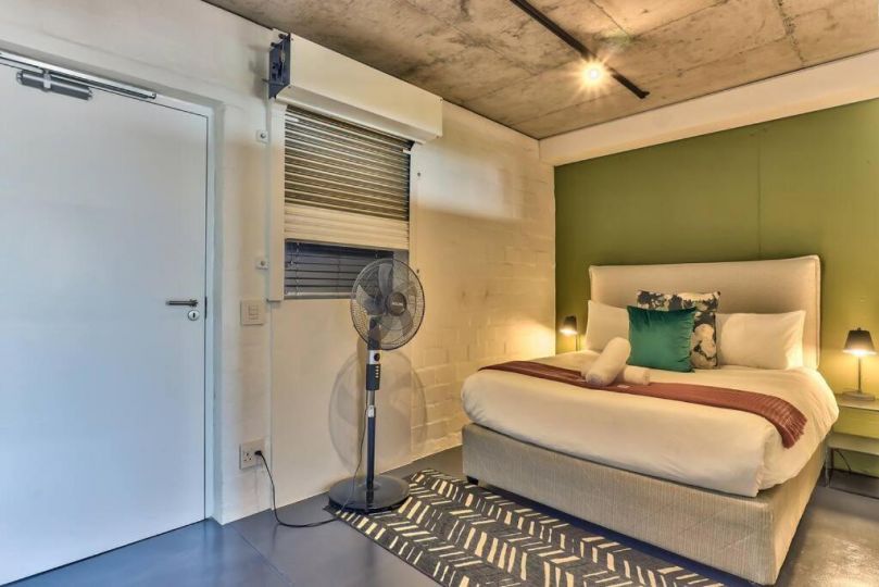 Stylish, modern, couples retreat Pool, fast wifi Apartment, Cape Town - imaginea 9