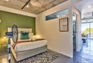 Stylish, modern, couples retreat Pool, fast wifi Apartment, Cape Town - thumb 6