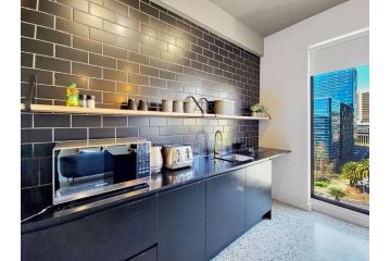 Stylish Studio Apartment with Rooftop Pool! Apartment, Cape Town - 5