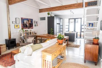 Stylish summer pad with mezzanine & sunny patio Guest house, Cape Town - 2