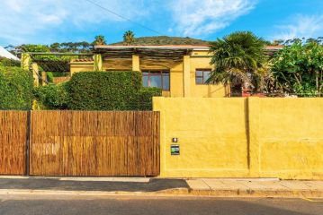 Sun & Sea in a Downtown Mediterranean Villa, Cape Town - 2