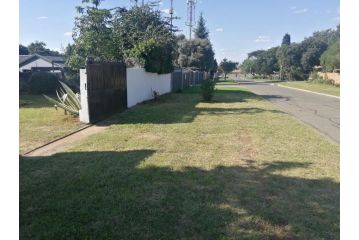 Sunflower Guesthouse Noordwyk (Midrand) Guest house, Midrand - 4