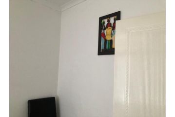 Sunflower Guesthouse Noordwyk (Midrand) Guest house, Midrand - 5