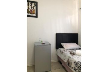 Sunflower Guesthouse Noordwyk (Midrand) Guest house, Midrand - 3