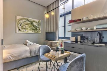Sunlit Corner Unit with Luxurious Finishes Apartment, Cape Town - 4