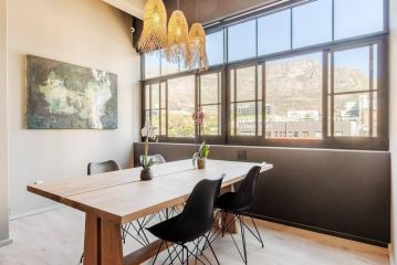 Sunny Escape in the heart of the CBD at The Harri. w/ parking Apartment, Cape Town - 1