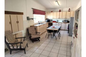 Sunnyside Farm Cottage, Oudtshoorn, South Africa Guest house, Oudtshoorn - 3