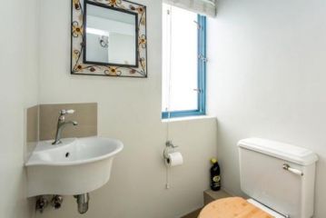 Sunset Beach holiday accommodation Apartment, Cape Town - 1