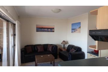 Sunset Sands Apartment, Jeffreys Bay - 3