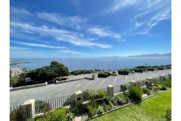 Sunset View at Whale Cove Apartment, Gansbaai - 1