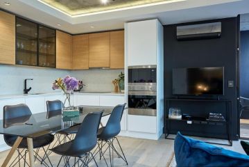 Supper stylish 1 bedroom close to V&A Waterfront Apartment, Cape Town - 3