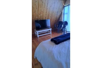 Surf Cabana, a charming 3 bedroom holiday home Guest house, Jeffreys Bay - 3