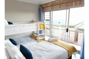 Surf Point 7 Apartment, Jeffreys Bay - 3