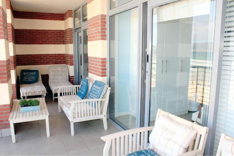 Surfers Penthouse Apartment, Muizenberg - imaginea 13