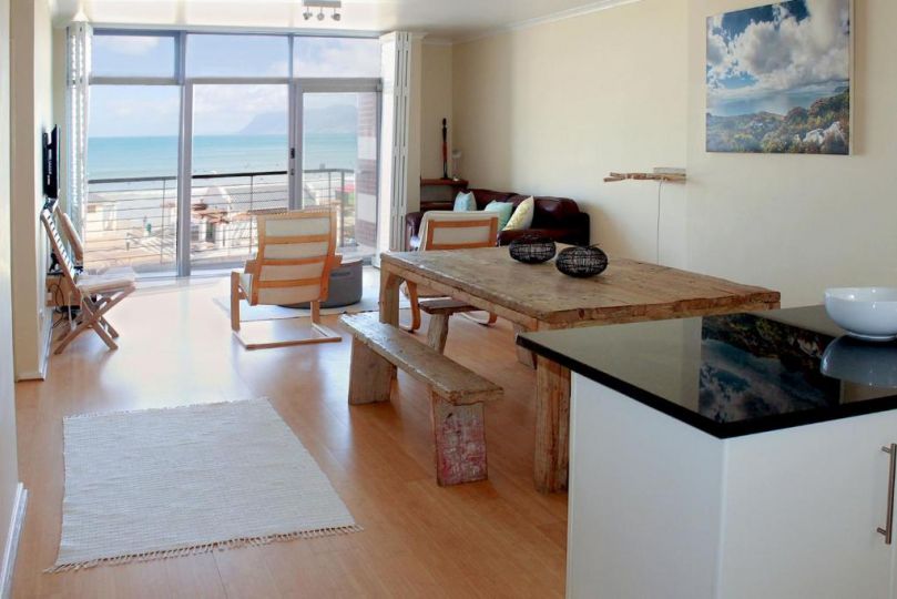 Surfers Sea Loft Apartment, Muizenberg - imaginea 2