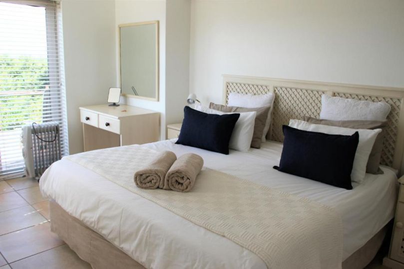 T1 Goose Valley with Sea View Guest house, Plettenberg Bay - imaginea 12