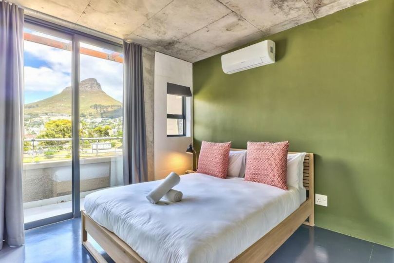 Table Mountain, sun kissed Secure Wifi Parking Apartment, Cape Town - imaginea 12