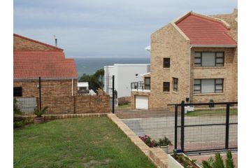 Tamarisk Square 39 Apartment, Jeffreys Bay - 2