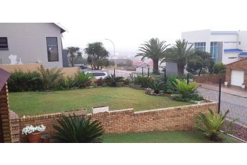 Tamarisk Square 39 Apartment, Jeffreys Bay - 1