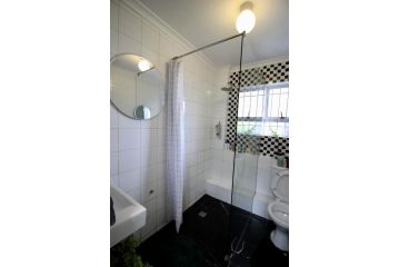 Tamboerskloof 2 bed apartment Apartment, Cape Town - 3