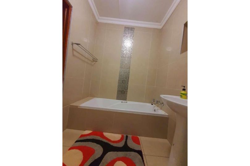 Tenacity Guesthouse - Riviera Park Guest house, Mahikeng - imaginea 17
