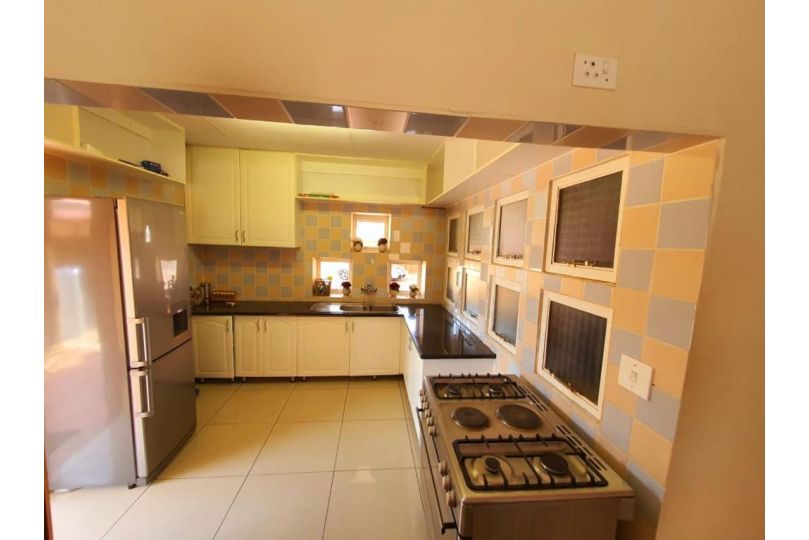 Tenacity Guesthouse - Riviera Park Guest house, Mahikeng - imaginea 7