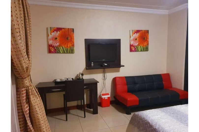 Tenacity Guesthouse - Riviera Park Guest house, Mahikeng - imaginea 18