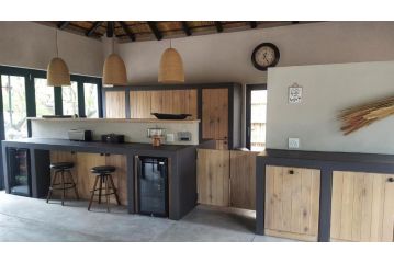 THE BAOBAB BUSH LODGE, no self catering, tv in lapa Hotel, Hoedspruit - 3