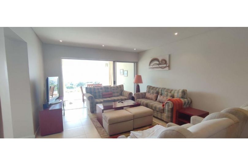 The Bella - 6 Sleeper - Sea Views Pool & Patio Apartment, Plettenberg Bay - imaginea 8