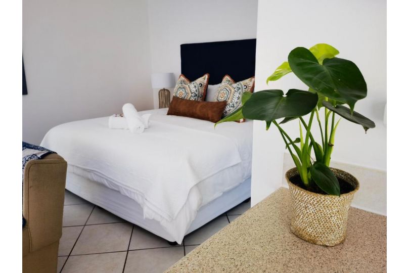 The Yellow Door Guesthouse Guest house, East London - imaginea 6