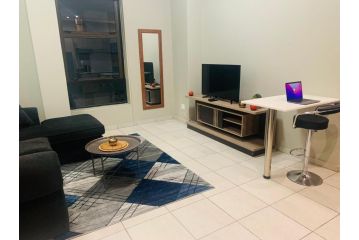 Elegant 1 bedroom unit Apartment, Johannesburg - 1