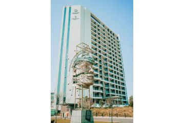 703 Menlyn Maine Residences, The Trilogy Apartment, Pretoria - 2