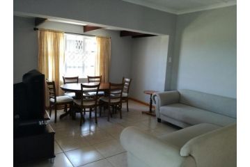 The Crescent Guesthouse on Waterfall Guest house, Durban - 2