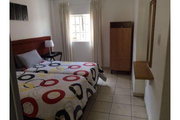 The Crescent Guesthouses - BnB/Self Catering Guest house, Durban - 4