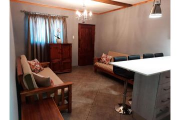 The Frangipani Selfcatering Accommodation Apartment, George - 1
