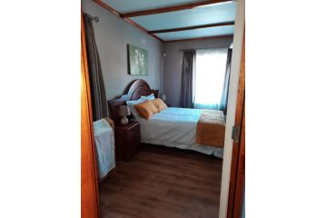 The Frangipani Selfcatering Accommodation Apartment, George - 3