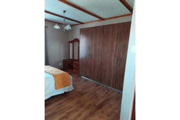 The Frangipani Selfcatering Accommodation Apartment, George - 5