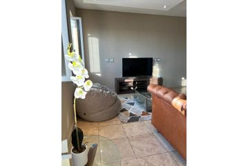 The Franklin luxury apartment 1503 Apartment, Johannesburg - 3