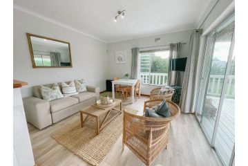 Leisure Isle Loft Apartment, Knysna - 2