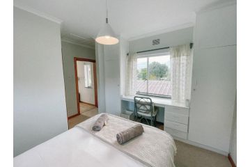 Leisure Isle Loft Apartment, Knysna - 3