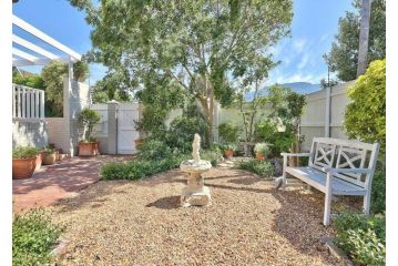 The Good Host Guest house, Hout Bay - 1
